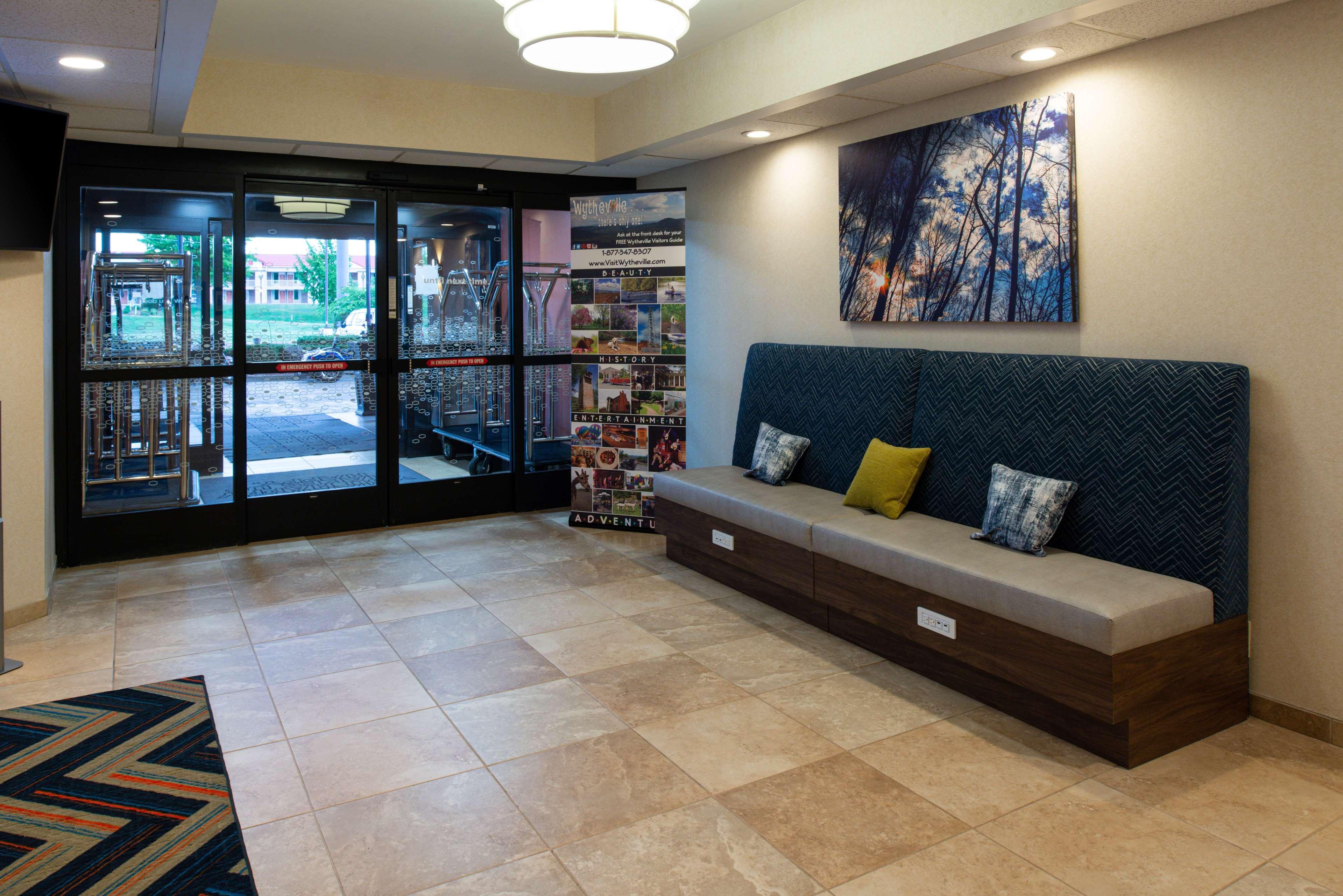 Hampton Inn Wytheville Exteriör bild