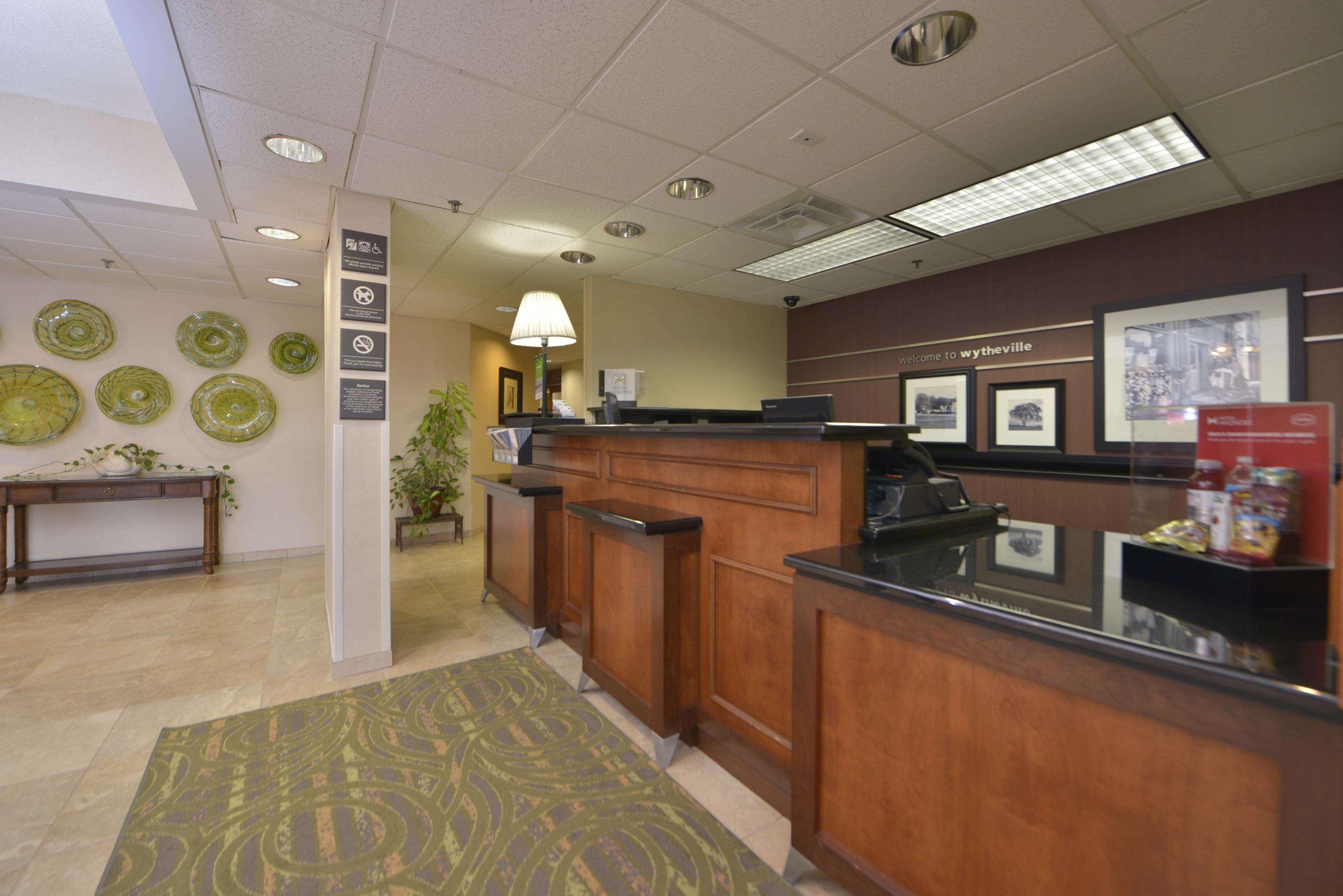 Hampton Inn Wytheville Exteriör bild