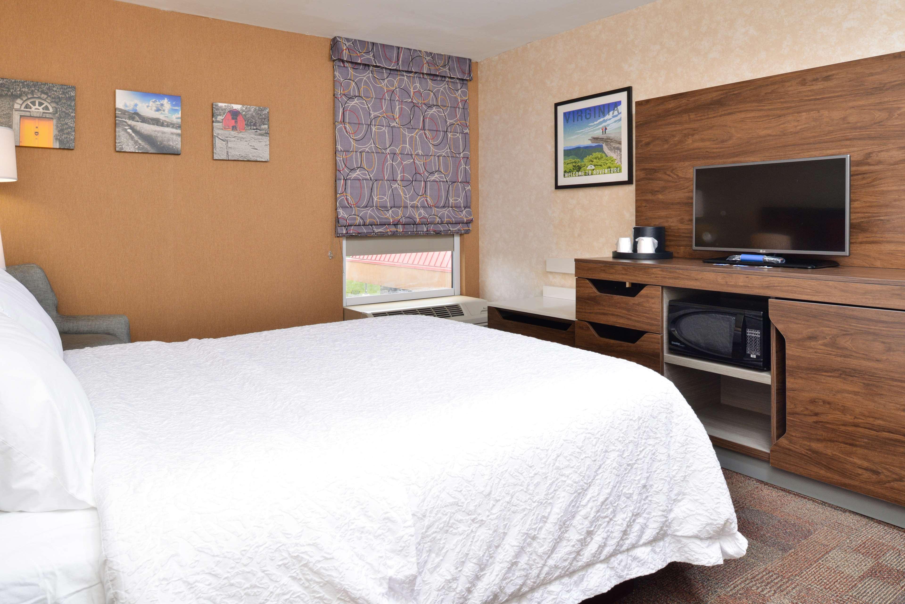 Hampton Inn Wytheville Exteriör bild